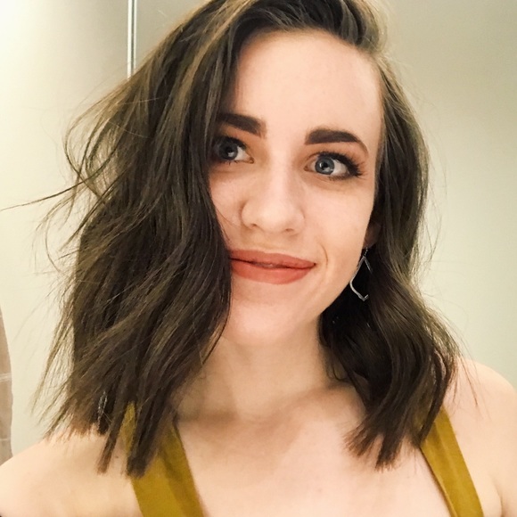 Meet your Posher, Katherine - Picture 2 of 5